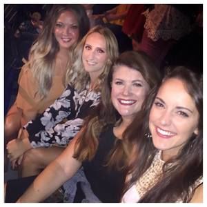 Meet your Posher, Elizabeth